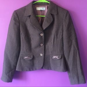 Tahari - Arthur s Levine Blazer size 8P length 21”